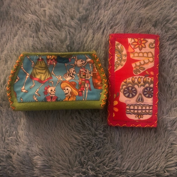 A pair•Makeup💄bag & Sunglasses🕶 or Phone📲 case! - Picture 2 of 7